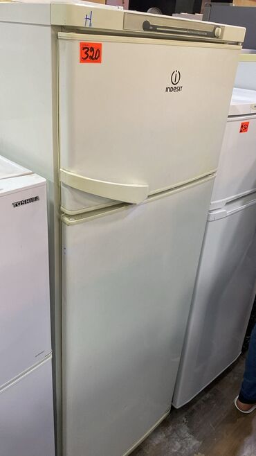 Кухонные вытяжки: 2 двери Indesit Холодильник Продажа