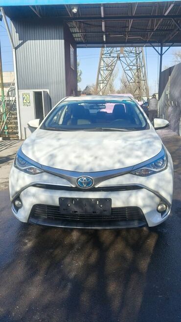 Toyota: Toyota Corolla: 2018 г., 1.8 л, Робот, Гибрид, Седан