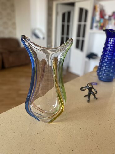 вазы из богемского стекла: Vazalar cex 30 sm uzunluq. Ваза винтажная из серии Рапсодия, стекло