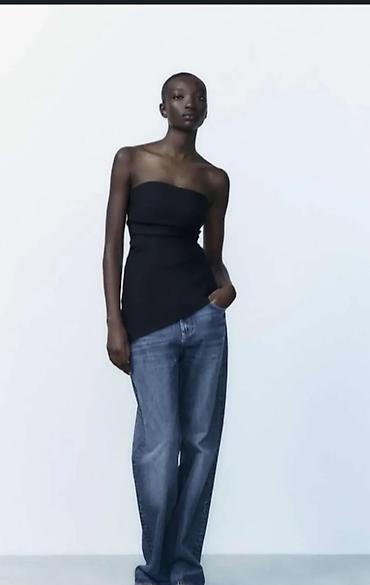 pull and bear dukserice: Zara nov top, naznačene veličine M, odgovara osobama koje nose S — 1