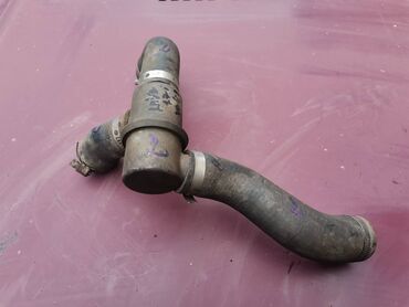 Auto delovi: Termostat sa crevima Lada 21213,21214 Niva br.2. Polovno, očuvano — 2