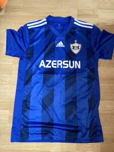 Futbolkalar: Futbolka Adidas, M (EU 38)