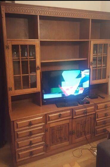 emmezeta kreveti za jednu osobu: TV stand