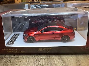 mercedes 140: BART x Howie Model Mercedes‑Benz AMG C63s Coupe 1:64 miqyaslı model — 1