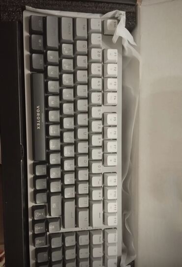 bluetooth клавиатуры с тачпадом: Vorotex k940 Клавиатуры в черно-серой раскраске Очень тихие свитчи