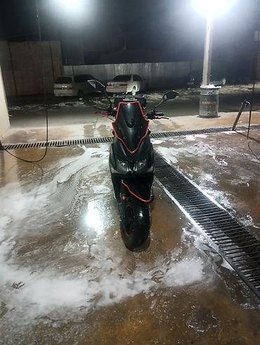 Скутеры: Скутер/мопед Xunlong с кофром - Спортивный городской скутер в черном — 3