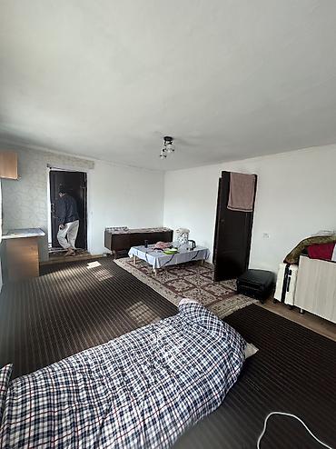 Долгосрочная аренда комнат: ! Сдается квартира 1 комнат с отдельным кухня и прихожая с туалетом — 10