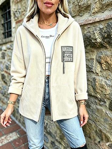 louis vuitton majce: Predobri jesenji duksevi
Cena 2950
Velicine: od s do 2xl
Vel.235 — 7