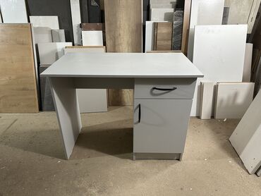 Офисные столы: Офисный стол, Новый, Нерегулируемый, цвет - Белый, ЛДСП, Самовывоз, Платная доставка — 11