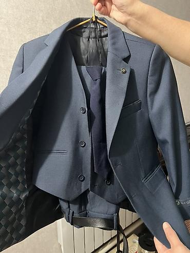 бу обув: Балдар үчүн костюм-тройка 👔 Стилдүү, тыкан кара-көк түстөгү костюм — 2