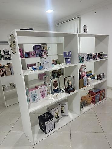 Ağ rəngli, çoxfunksiyalı vitrin rəfi - Material: möhkəm MDF/LDSP