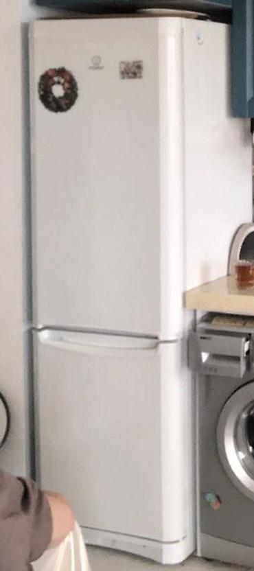 kofe aparati satisi: Indesit iki qapılı soyuducu - Rəng: ağ - Üst hissə — soyuducu bölmə — 1