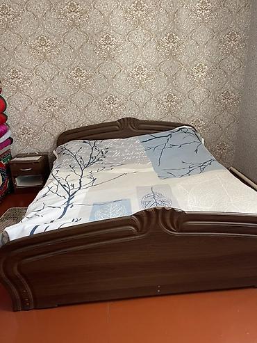 Двуспальная кровать классического дизайна. - Размер спального места