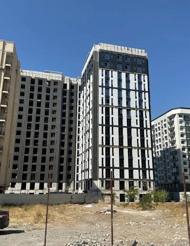 продаю участок на рассрочку: 3 комнаты, 113 м², Элитка, 8 этаж, ПСО (под самоотделку)