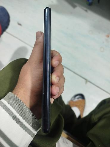 samsung s10 сколько стоит: Смартфон с экраном около с отверстием под фронтальную камеру по — 4