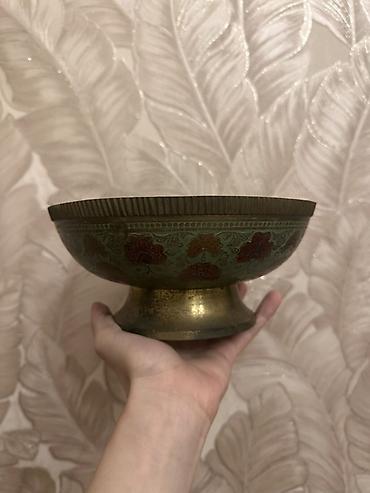 Mis/kəsmə metal ayaqlı kasa 1970 il – əl işi, dekorativ - Material