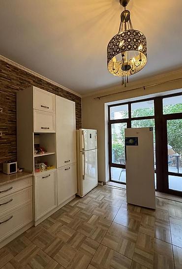 Долгосрочная аренда домов: 280 м², 6 комнат, Парковка — 10