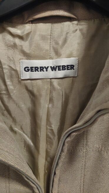 Ostale jakne, kaputi, prsluci: Zenske jakne za prelazan period. Cena po komadu 400Prve dve su M-38,a — 2