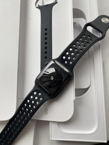 nike часы: Apple Watch SE Nike 44mm Коробка имеется. Есть небольшая царапина,на
