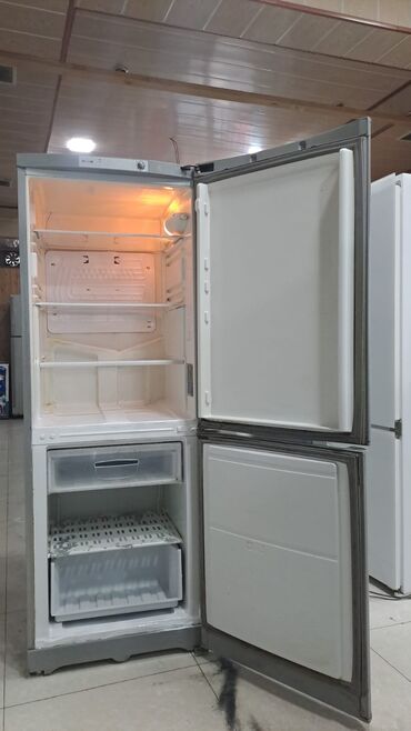 Б/у 2 двери Indesit Холодильник Продажа