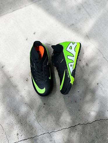 фудболный красовка: Футбольные бутсы/сороконожки Nike Air – черный цвет с неоново‑зелеными — 1
