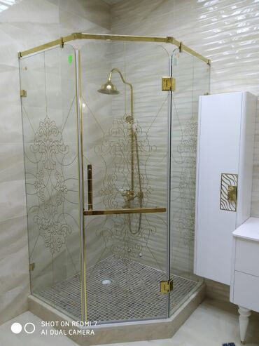 Duş kabinaları, arakəsmələr: Yeni Üstü açıq kabina, Künc üçün, Rayonlara çatdırılma, Pulsuz çatdırılma — 17