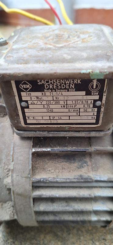 Darvazalar və aksesuarlar: Sachsenwerk Dresden (VEM) elektrik mühərriki - Model: KD 71 1/4 — 4