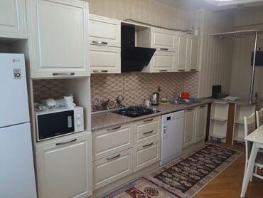 Uzunmüddətli kirayə mənzillər: 2 otaqlı mənzil – tam mebellı və texnikalı - Plan: geniş zal, ayrı — 10