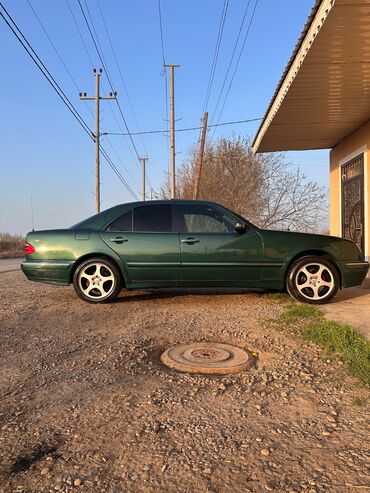 Mercedes-Benz: Mercedes-Benz E‑Class W210 sedan - Kuzov: yaşıl rəng, 4 qapı, klassik — 1