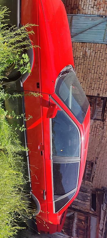 Унаа: Volkswagen Passat: 1988 г., 1.8 л, Кол менен иштөөчү, Бензин, Седан — 1