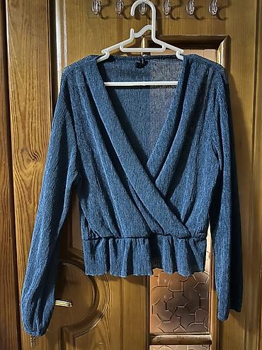 Dəstlər, kostyumlar: 5-15 azn arası geyimlər Qadın geyim dəsti – məhsul 1) Kobalt-mavi — 17