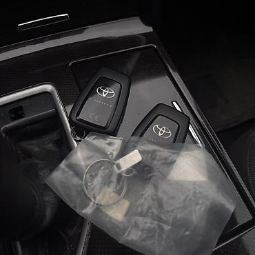 pult: Toyota üçün smart açar dəsti - Komplet: 2 ədəd Toyota smart açarı + — 1
