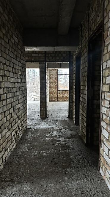 Продажа помещений свободного назначения: Продается квартира в строящемся доме (каркас-монолит, кирпичное — 2