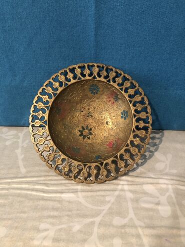 Əntiq qablar: Antik Latun qablar balacalar 25 m boyuk 40 manat — 10