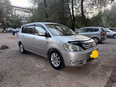 Toyota: Toyota Ipsum: 2002 г., 2.4 л, Автомат, Газ, Минивэн