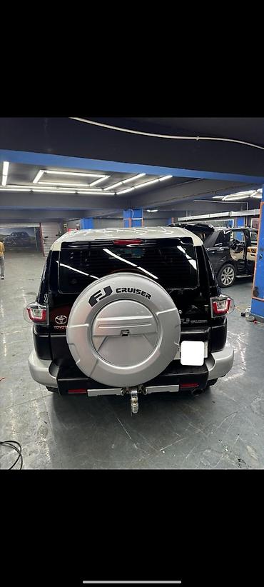 Транспорт: Toyota FJ Cruiser: 4 л | 2013 г. Внедорожник — 6