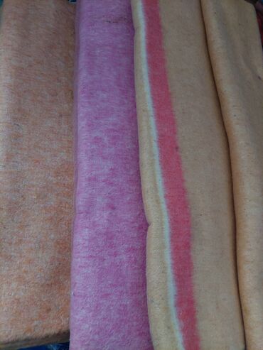 купить оптом постельное белье: Одеяло байковые отличное качество производство россия разные