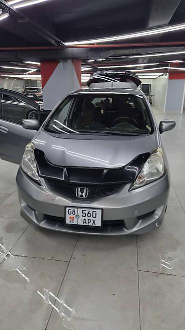 Honda Fit: 2009 г., Хэтчбэк
