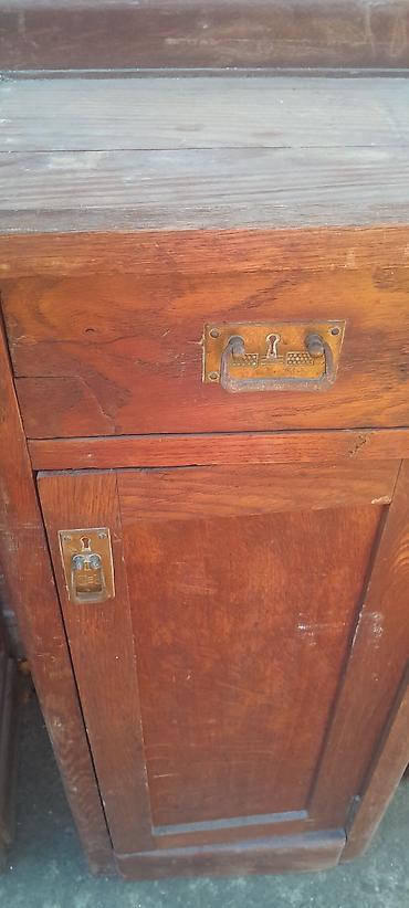 Komode: Drvene noćne komode – set od 2 komada + 2 ogledala u drvenim ramovima — 2