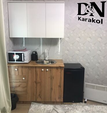 Посуточная аренда домов: 28 м², 4 комнаты, Балкон застеклен, Бронированные двери, Видеонаблюдение — 6