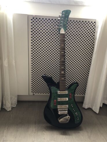 planşetlər işlənmiş: Elektro gitara satılır, yaxşı vəziyyətdədir. İşləkdir, təcili satılır