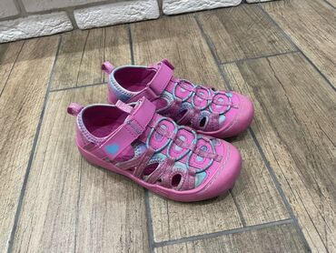 зальники сороконожки: Розовые сандали Sketchers р.31 с регулируемой застежкой на липучке