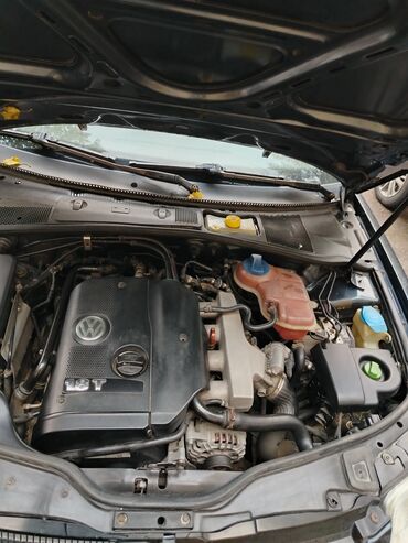 Volkswagen: Volkswagen Passat: 1.8 l | 2004 il Sedan — 12