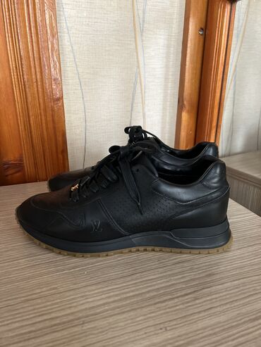 Krasofkalar və idman ayaqqabıları: LOUIS VUITTON krossovkasi teze kimi yarsinnan az giymete ölcusu 41 — 7