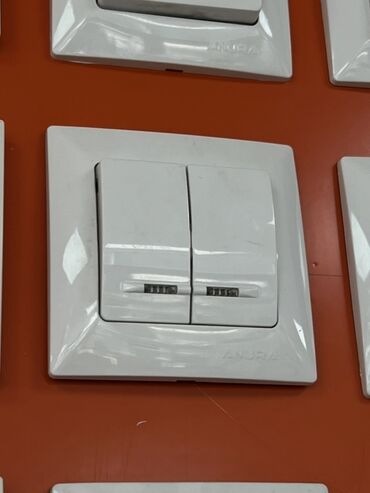 космонавт ночник: Двойной электрический выключатель с подсветкой ANURA - Тип