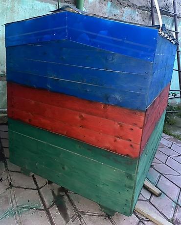 Yuvalar: Ağacdan hazırlanmış rəngli it evi/volyer - Material: qalın taxta — 2