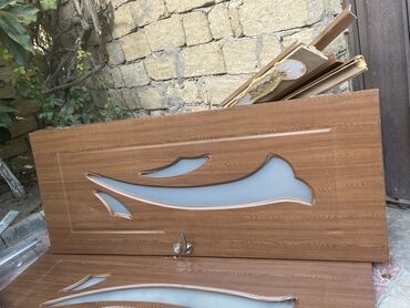 Otaq qapıları: MDF/qapı dəsti - Material: taxta teksturalı MDF (laminat örtüklü). -