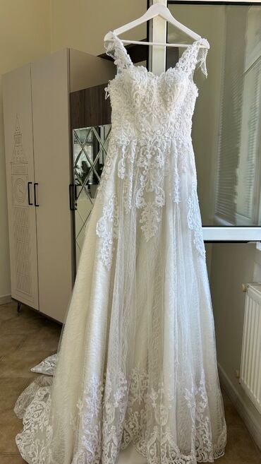 Ziyafət donları: Yaxşı vəziyyətdə, səliqəli şəkildə saxlanılmış gəlinlik, nişan — 15