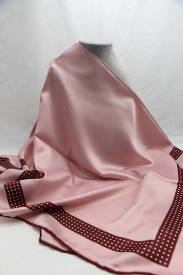 Digər qadın geyimləri: Türkiyə istehsalı olan 90x90 sm olan yaylıqlar. Qiyməti 13 AZN. Əlaqə -da lalafo.az — 5 Digər qadın geyimləri: Türkiyə istehsalı olan 90x90 sm olan yaylıqlar. Qiyməti 13 AZN. Əlaqə — 5