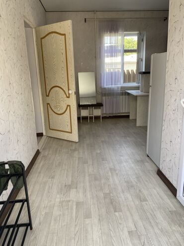 квартира долгосрочный кудайберген: 1 бөлмө, Чогуу жашоосу жок, Жарым -жартылай эмереги бар